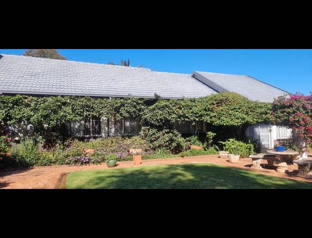 6 BEDROOM HOUSE FOR SALE IN ELDORAIGNE